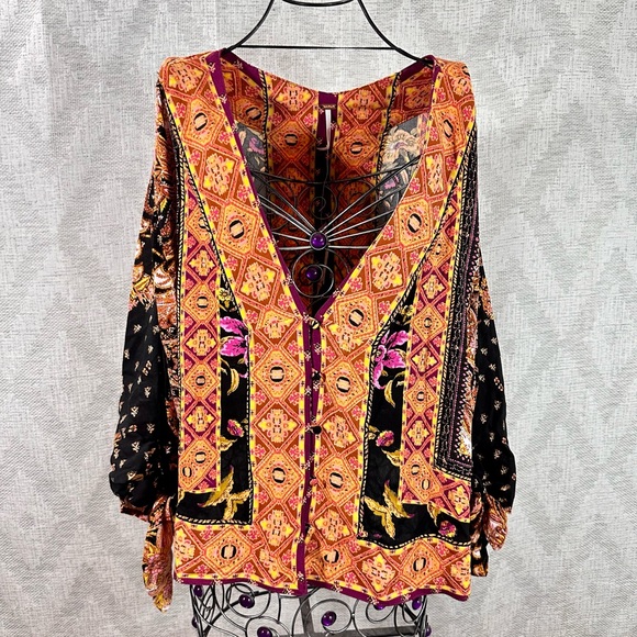 NWT Free People Catch me if you can floral boho v neck blouse size M - Picture 2 of 12